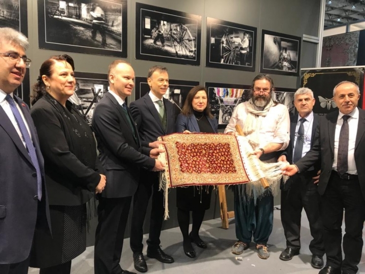 Bursa İpeğine Almanya’da Büyük İlgi