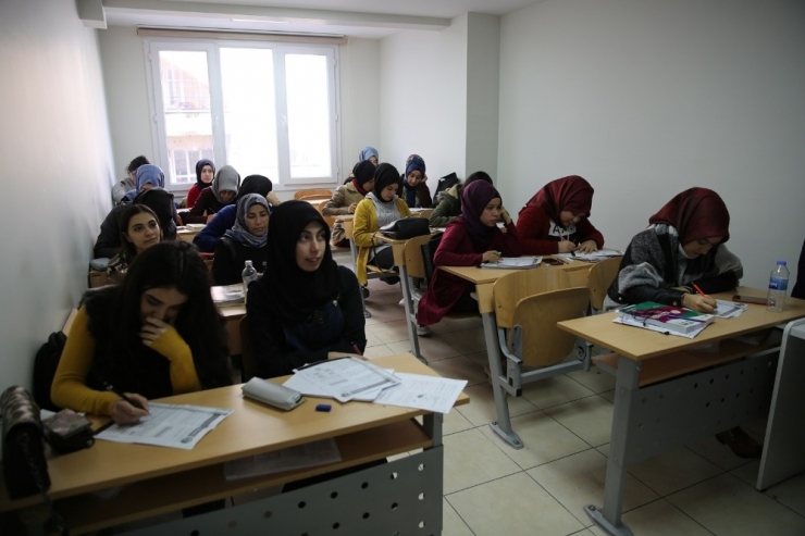 Haliliye Belediyesi Gençlere Ücretsiz Kurs İmkanı