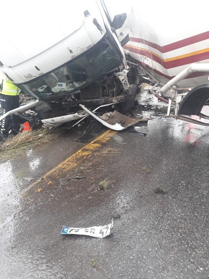 Lpg Tankeri Direğe Çarptı, Facianın Eşiğinden Dönüldü