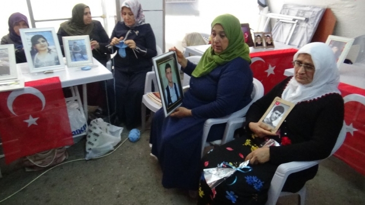 Hdp Önündeki Ailelerin Evlat Nöbeti 155’inci Gününde