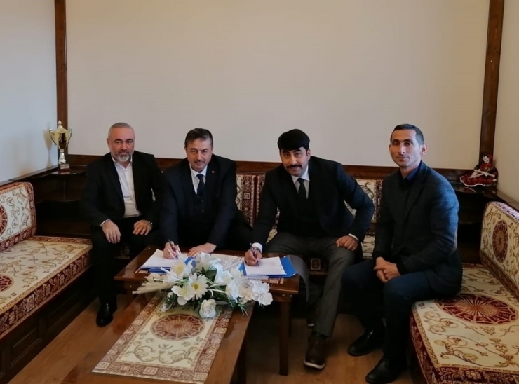 Yılın İlk Sözleşmesi Yeşilhisar Belediyesi’nden