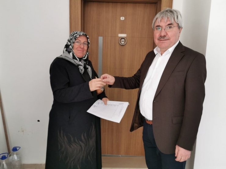 İvrindi’de Toki Evlerinin Anahtarları Teslim Edilmeye Başlandı