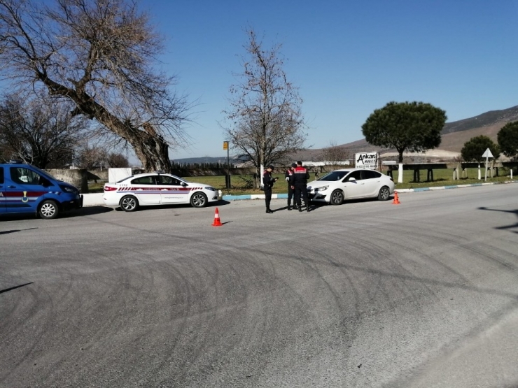 İzmir’de Jandarmadan Huzur Operasyonu: 31 Kişi Yakalandı