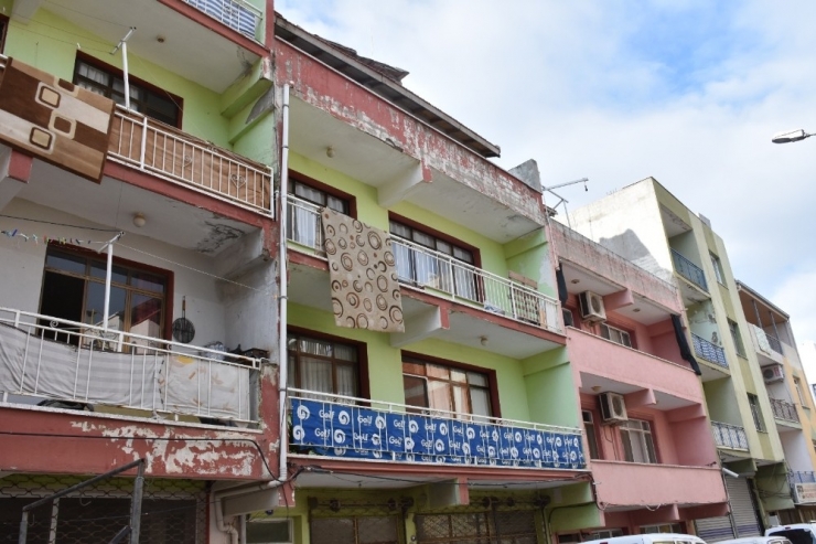 İzmir’deki Kan Donduran Cinayette Şüpheli Sayısı 3’e Yükseldi