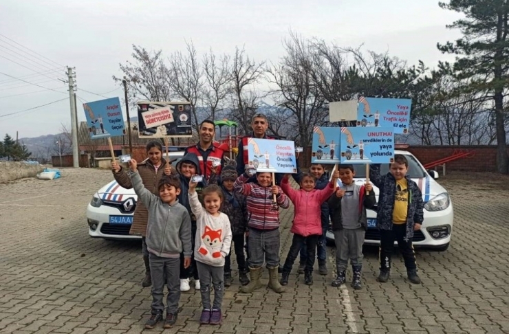 Jandarma Ekipleri 199 Okulda 15 Bin Öğrenciye Trafik Eğitimi Verecek