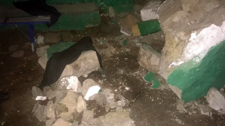 Türbe Duvarı Çöktü, 2 Kadın Yaralandı