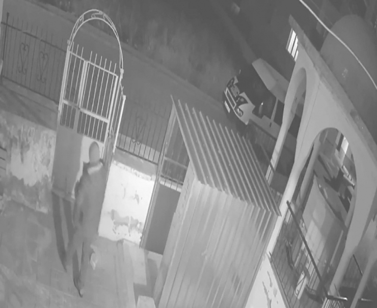 Cami Şadırvanından Muslukları Çalan Zanlı Yakalandı