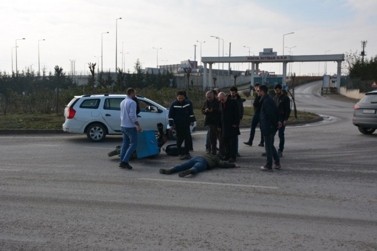 Otomobille Motosiklet Çarpıştı: 1 Yaralı