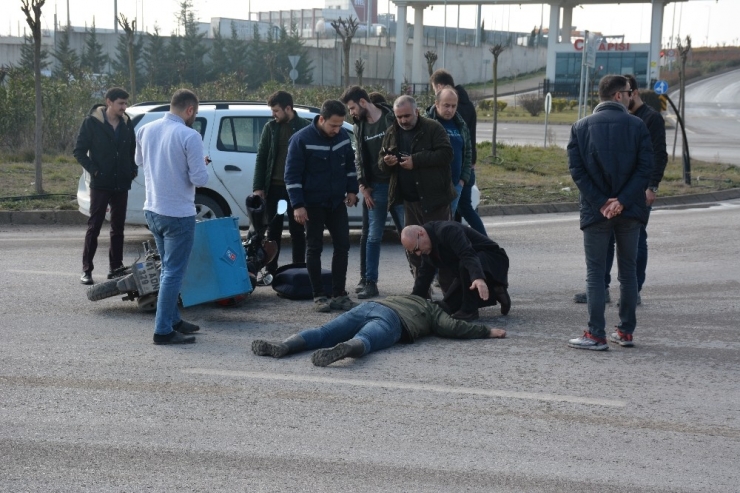 Otomobille Motosiklet Çarpıştı: 1 Yaralı