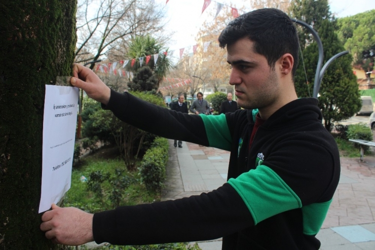 İş Arayan Gençten İlginç Afiş