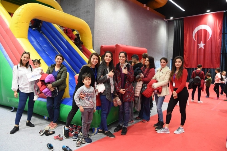 Konyaaltı Çocuk Festivaline 40 Bin Ziyaretçi