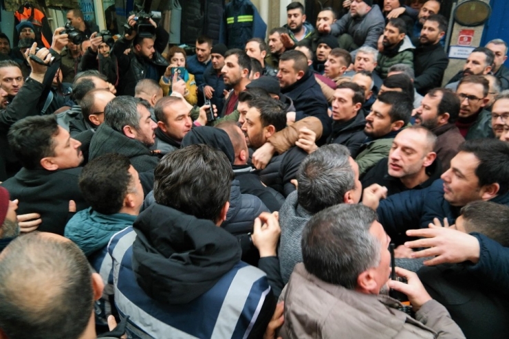 Kristal-iş Sendikası’nda İşçi Ve Yönetim Arasında Arbede