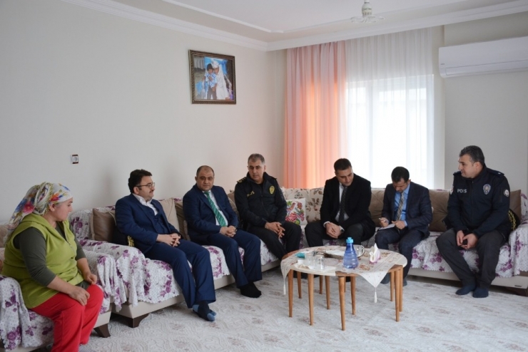 Kaymakam Çam Şehit Yakınını Ziyaret Etti