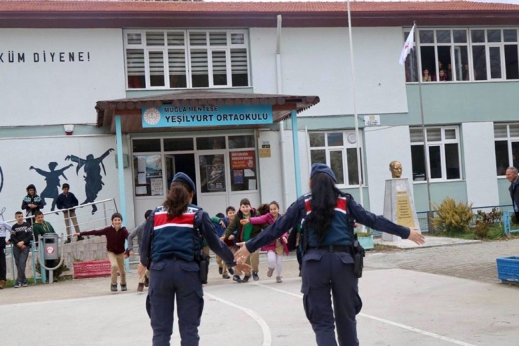 Jandarmadan Okul Çevresinde Denetim