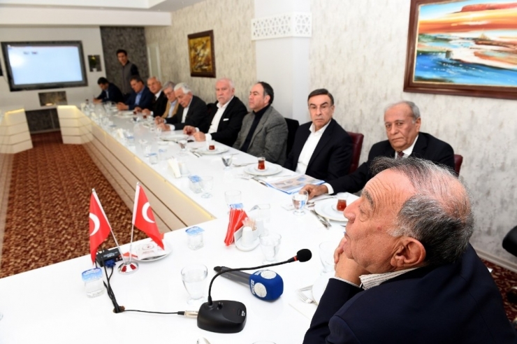 Akay, Parlamenterler Birliği Üyeleriyle Buluştu