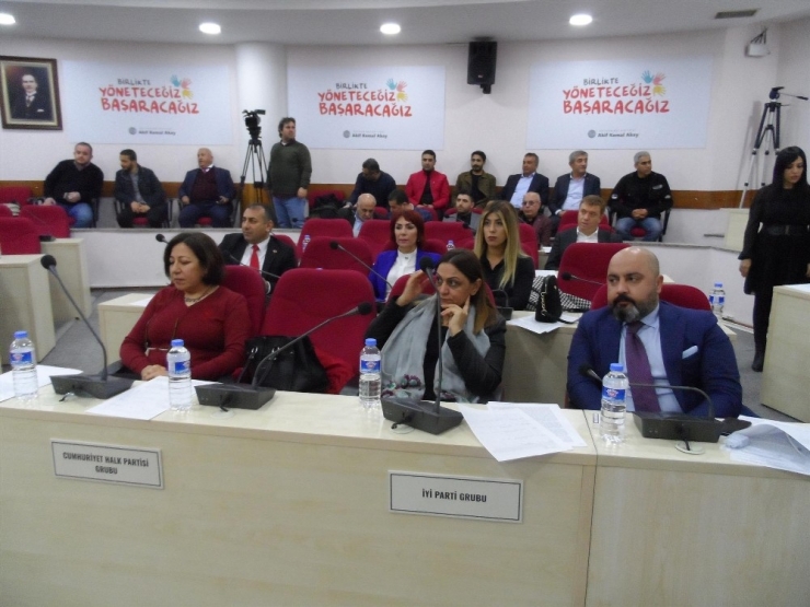 Seyhan Belediye Meclisi Katipliğine Chp’li Gülcan Bingöl Seçildi