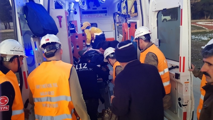 Askeri Helikopter Düşük Riski Bulunan Kadın İçin Havalandı