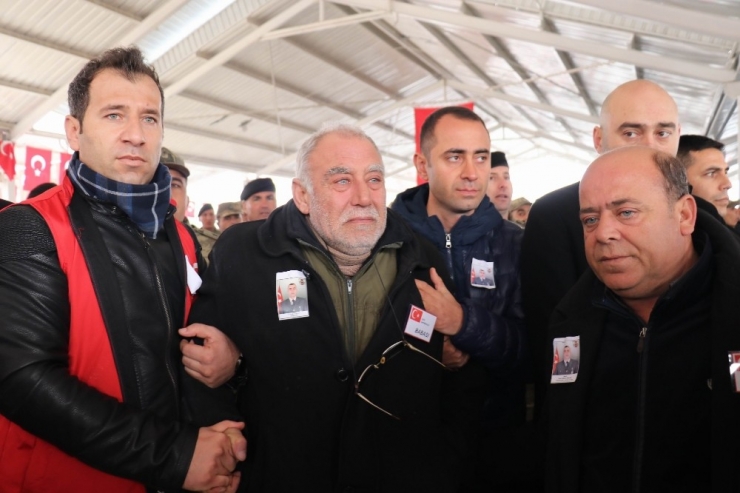 Suriye Şehidi Gözyaşlarıyla Defnedildi