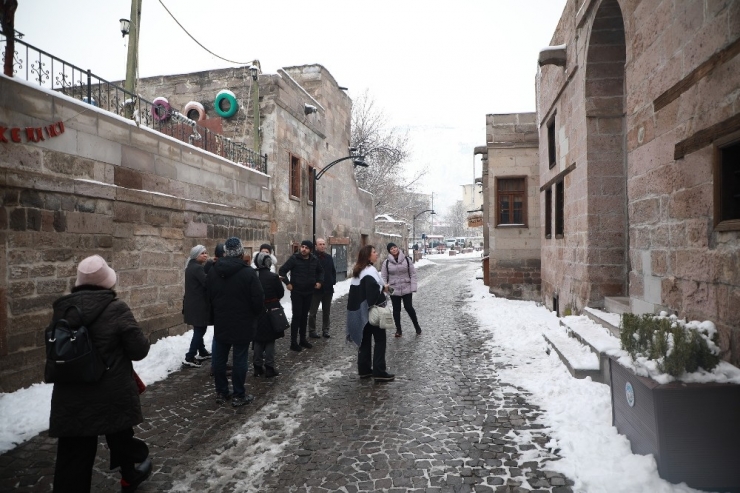 Usta İsimlere Talas’ın Tarihi Mekanları Tanıtıldı