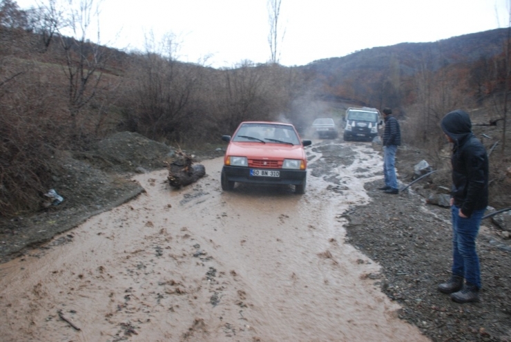 Köylüler Arasındaki Anlaşmazlık Yolsuz Bıraktı