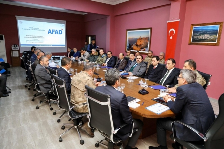 Vali Ekinci, “Deprem Eğitimini Önemsemeliyiz”