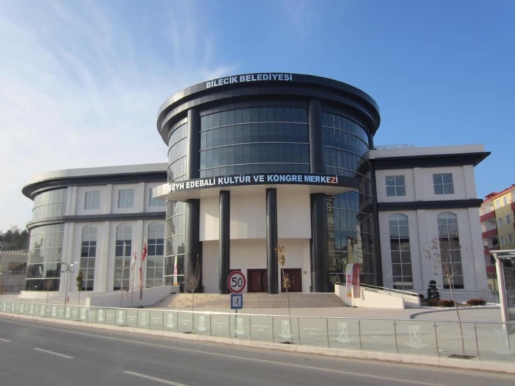 Ak Parti’li Kaya’dan Şeyh Edebali Adını Yazmayan Bilecik Belediyesine Tepki