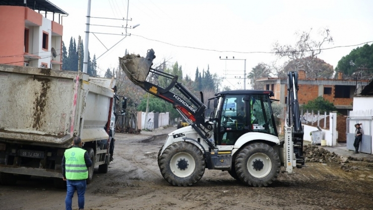 Büyükşehrin Sıcak Asfalt Çalışmaları Devam Ediyor