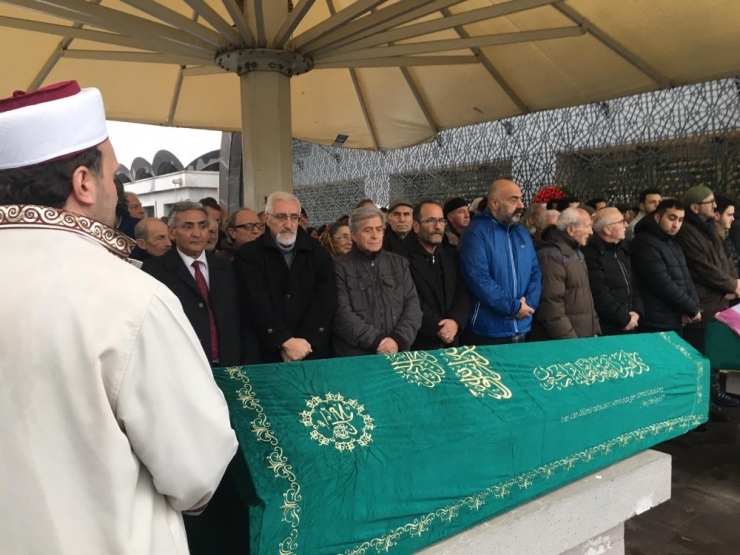 Yapımcı Ve Yönetmen Tunca Yönder Son Yolculuğuna Uğurlandı