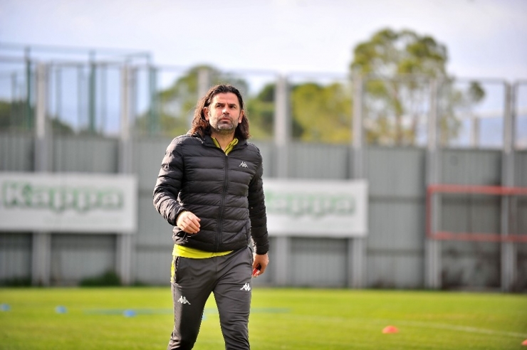 İbrahim Üzülmez: "Eskişehirspor Maçından Dersler Çıkaracağız"