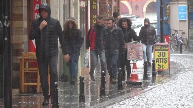 Çanakkale Sağanak Yağış Ve Fırtınaya Teslim