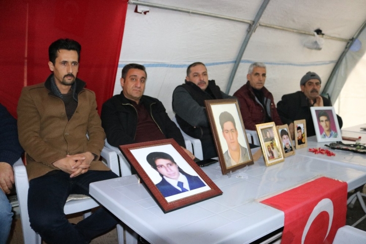 Hdp Önündeki Ailelerin Evlat Nöbeti 156’ncı Gününde