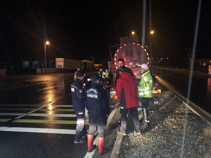 Refüje Çıkan Sülfürik Asit Yüklü Tanker Korkuttu