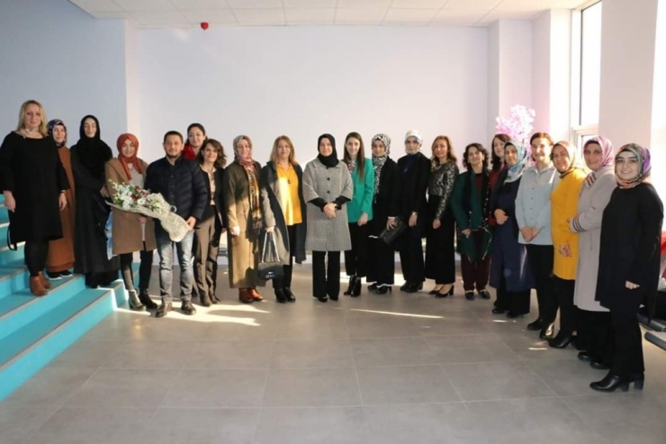 Düzceli Kadınlara Koruyucu Aile Ve Aile İçi İletişim Semineri