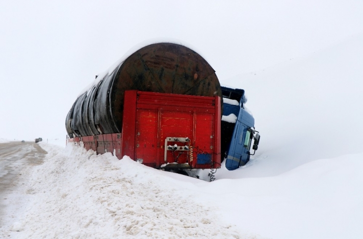 Erzincan’da Kar Yağışı Dolayısıyla Eğitime 1 Gün Ara