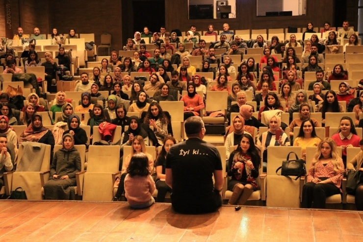 Gaziantep’te Öğretmenlere Oyun Ve Drama Semineri