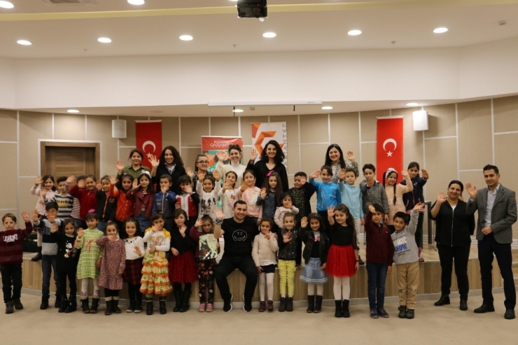 Gaziantep’te Öğretmenlere Oyun Ve Drama Semineri
