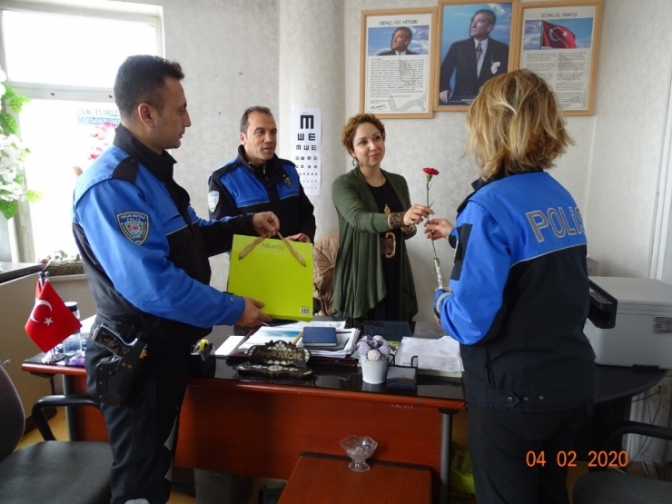 Gaziantep Polisi Dünya Kanser Gönünde Onları Yalnız Bırakmadı