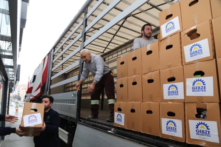 Elazığ Yardım Tırı Gebze’den Dualarla Uğurlandı