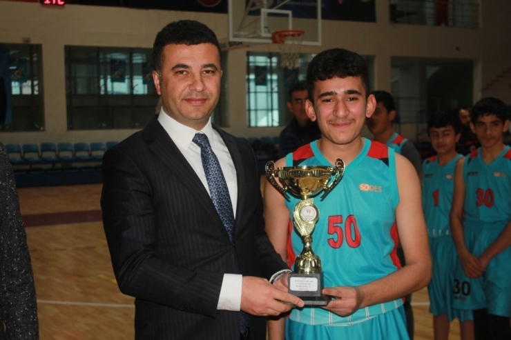 Hakkari’de ‘Kulüplerarası Basketbol Ligi’ Maçları Sona Erdi