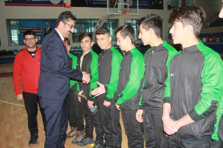 Hakkari’de ‘Kulüplerarası Basketbol Ligi’ Maçları Sona Erdi