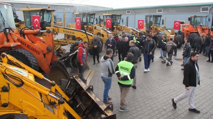 Hendek’te Karla Mücadele Sürüyor