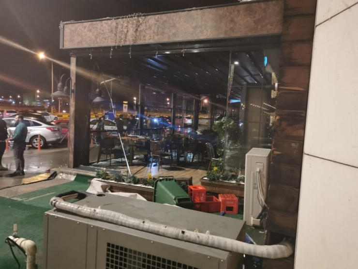 Isparta’da Fırtına Lokantanın Camını Patlattı: 5 Yaralı