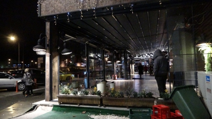 Isparta’da Fırtına Lokantanın Camını Patlattı: 5 Yaralı