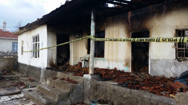 Konya’da Müstakil Ev Çıkan Yangın Sonrası Kullanılamaz Hale Geldi