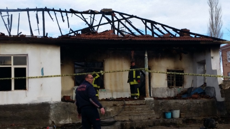 Konya’da Müstakil Ev Çıkan Yangın Sonrası Kullanılamaz Hale Geldi