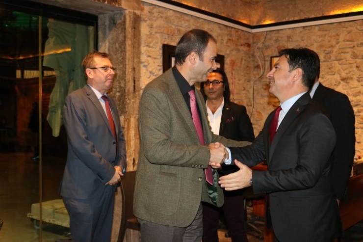 Tam Donanımlı Hayvan Hastanesi Projesi Bodrum’da Tanıtıldı