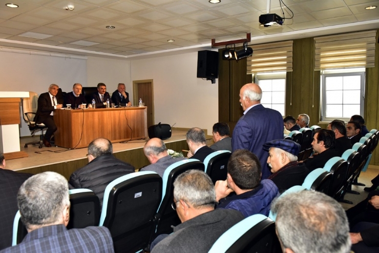 Muhtarlarla Deprem Bilgilendirme Toplantısı Düzenledi