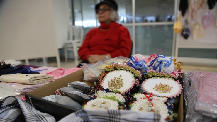 Maltepe’de ‘Geçmişten Günümüze’ Nakış Sergisi Açıldı