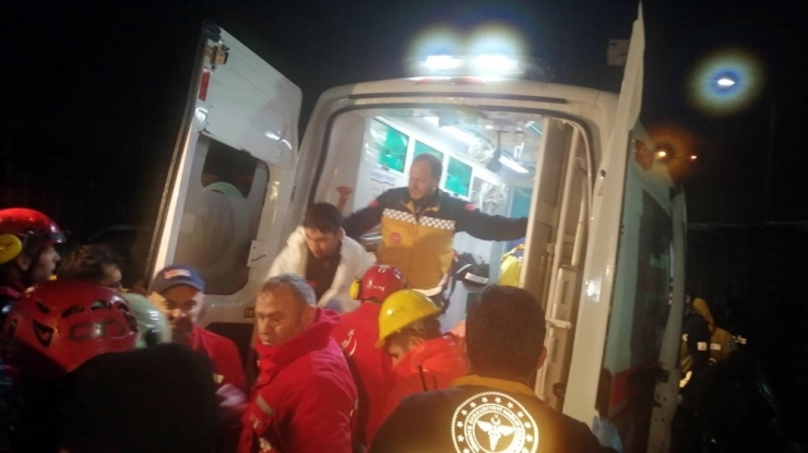 Uçak Enkazından Bir Yaralı Daha Kurtarıldı