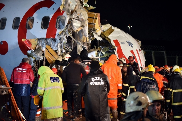 Sabiha Gökçen’de Pistten Çıkan Uçaktaki Yaralıların Hastanelere Sevki Sürüyor